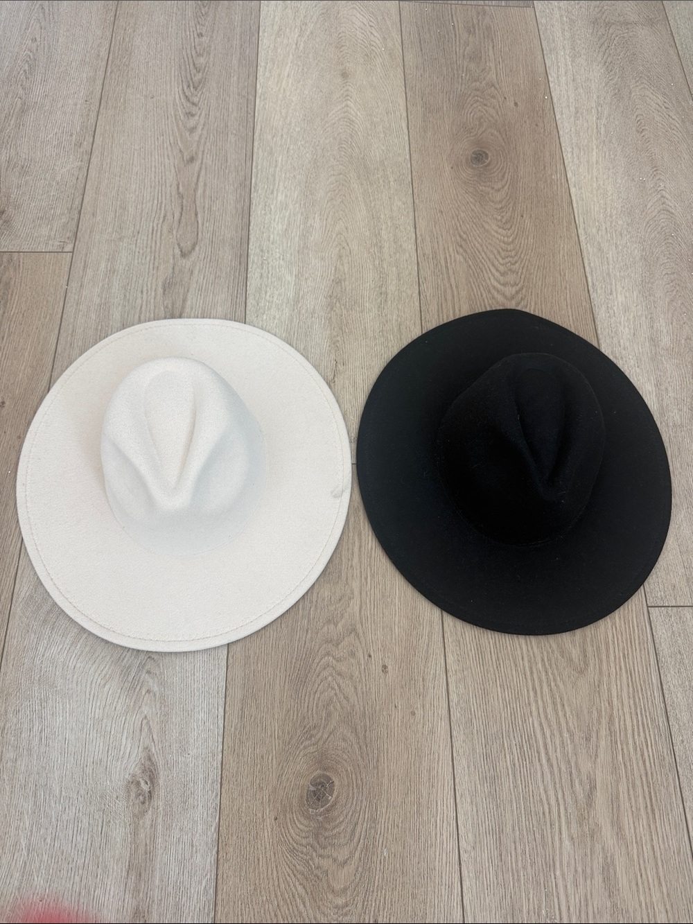 Classic Wide-Brim Fedora Hat - Black & White
